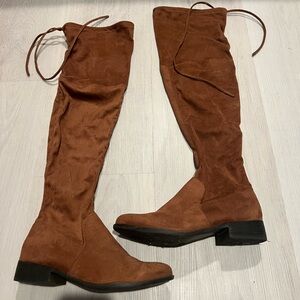 Knee high boots 👢